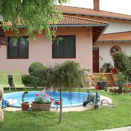 Apartment Simon Vendeghaz *