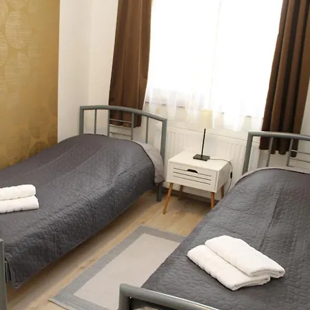 Simon Vendeghaz * Balatongyörök