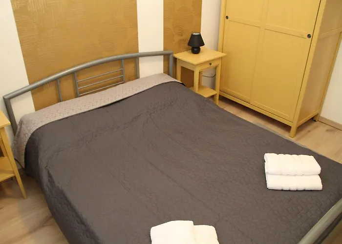 Simon Vendeghaz * Balatongyorok