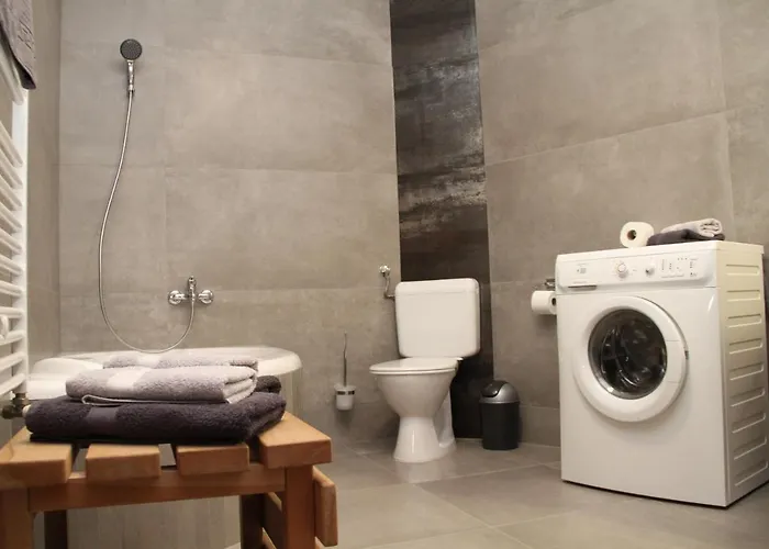 Simon Vendeghaz * Balatongyorok