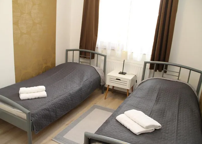 Simon Vendeghaz * Balatongyörök